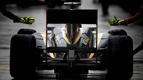 Renault se încălzeşte pe margine. Din 2016 revine în Formula 1