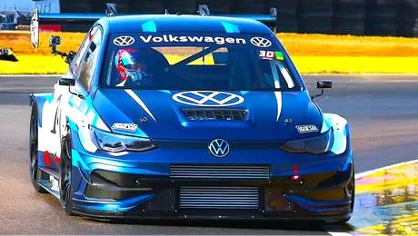 <span class='prepend'>Foto |</span> Cum arată un Volkswagen „Mega Golf” de 1.000 de cai putere? Modelul vine cu un motor preluat de pe Audi RS3 și îmbunătățit