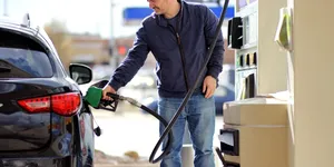 Ministrul Energiei: Acciza la carburanți ar putea fi redusă. Ce alte măsuri analizează Guvernul în acest moment