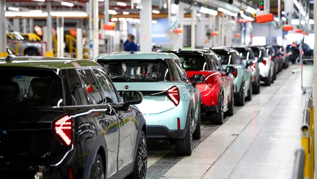 BMW Group a mutat un milion de mașini fără șofer. Cum funcționează tehnologia din fabricile germane