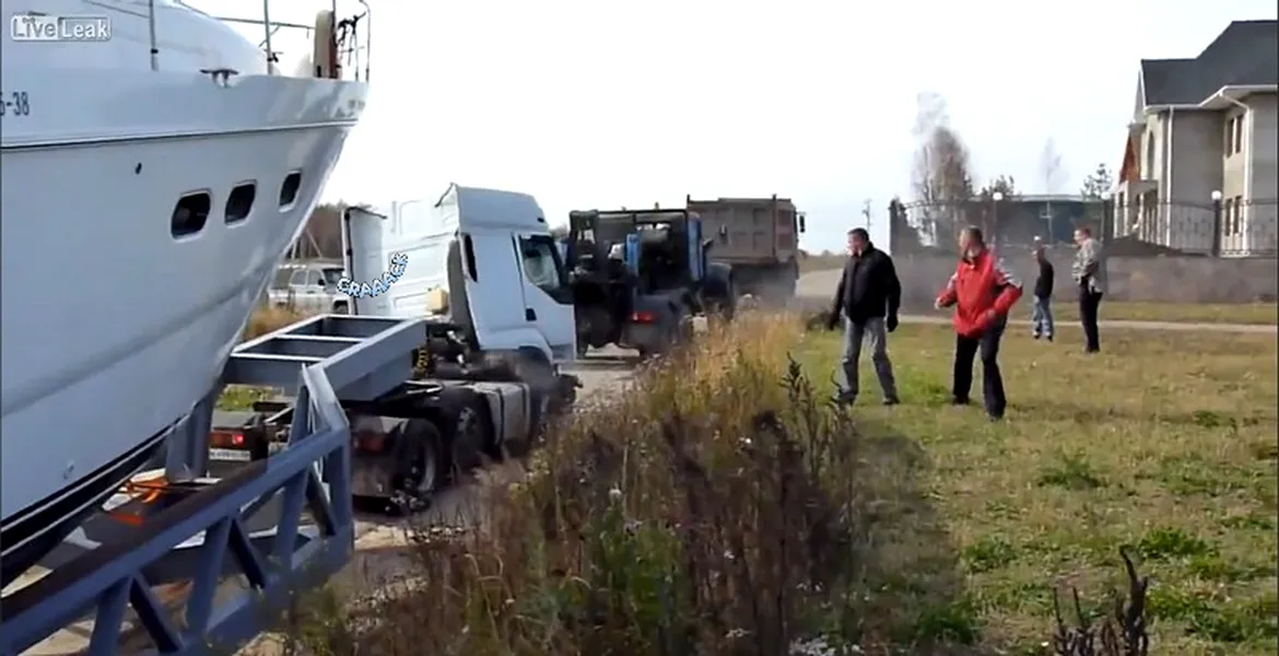 Cum să rupi un cap tractor în două! VIDEO