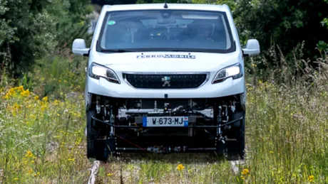 Franța testează „Uber-ul pe șine”. Microbuze electrice ar putea circula pe căile ferate abandonate