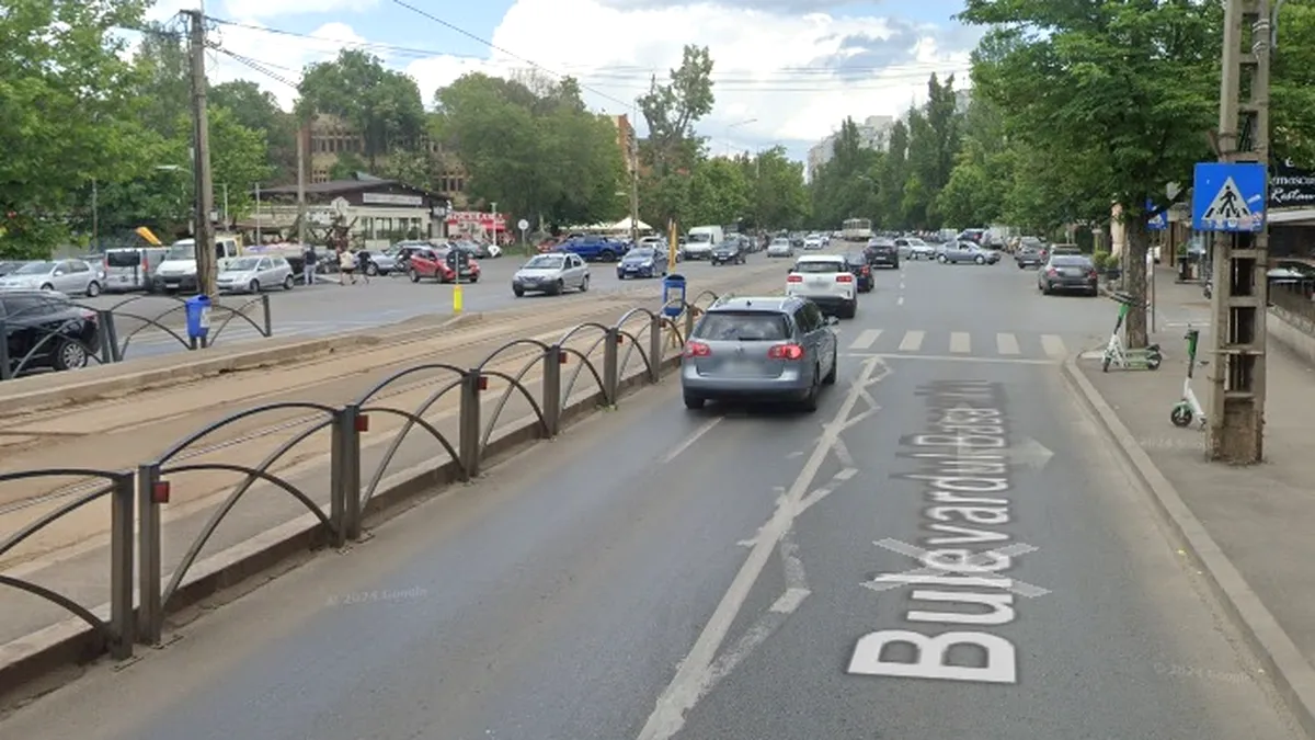 2025: Ca șofer, ești obligat să oprești dacă un pieton e pe sensul opus? Regula când trecerea e pe linia de tramvai