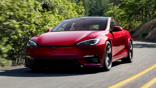 Tesla a lansat încă o actualizare pentru Model S și Model X