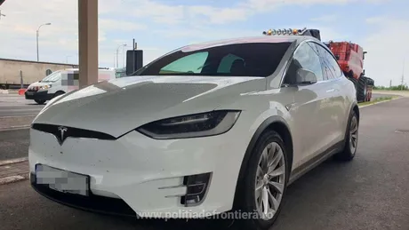 Doi români au încercat să scoată din ţară două Tesla în valoare de 160.000 de euro căutate în Norvegia. Ce s-a întâmplat când au ajuns la Giurgiu - FOTO