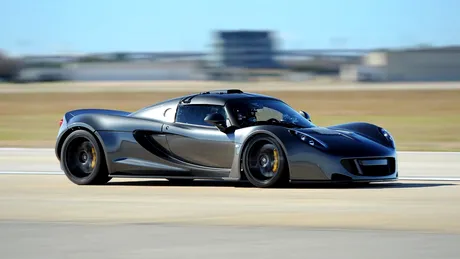 Hennessey Venom GT este cea mai rapidă maşină din lume în sprintul 0-300 km/h