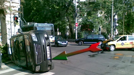 Dacia Logan accident cu Subaru Tribeca