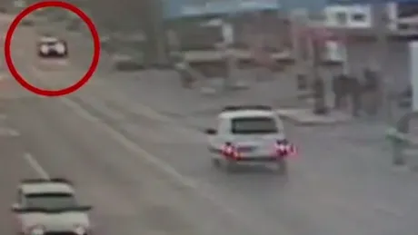 VIDEO. Cinci morţi, după ce un vehicul a intrat în plin în oamenii dintr-o staţie de autobuz din Brăila. UPDATE: Şoferul ar fi consumat substanţe interzise