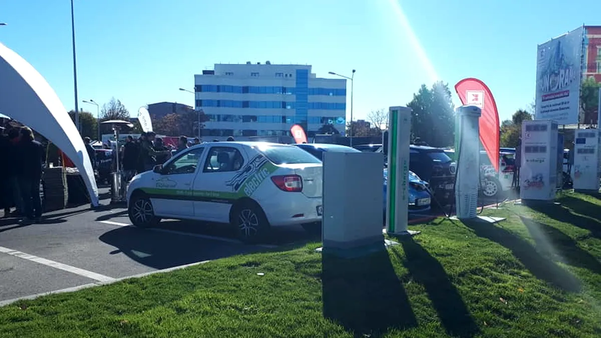 FOTO. Un francez stabilit în România a realizat primul Logan electric