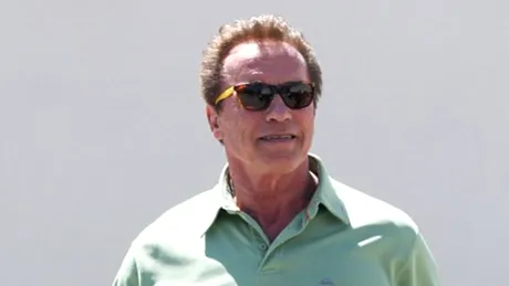 VIDEO. Maşinile Terminatorului. Cu ce se plimbă Arnold Schwarzenegger pe străzile din Beverly Hills 