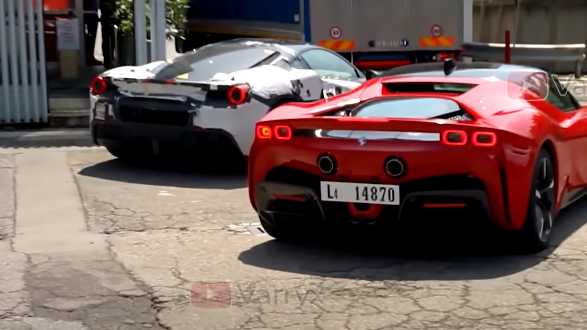 Un Ferrari cu motor V6 hibrid a fost surprins în timpul testelor -  VIDEO