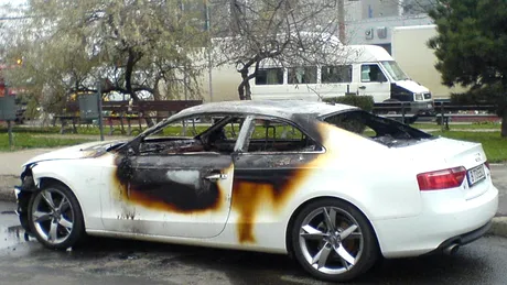 Audi A5 arată bine chiar şi incendiat!
