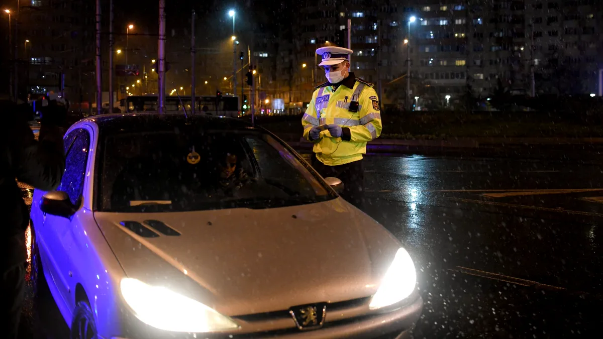 În ce zone au voie polițiștii să stea cu radarul? Dacă sunt „ascunși în boscheți”, poți contesta amenda?