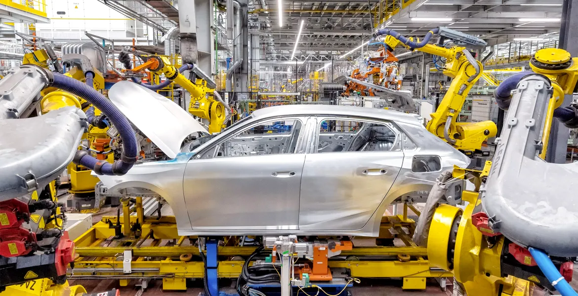 Cel mai mare focar de Covid din China din ultimii 2 ani închide fabricile Toyota și VW