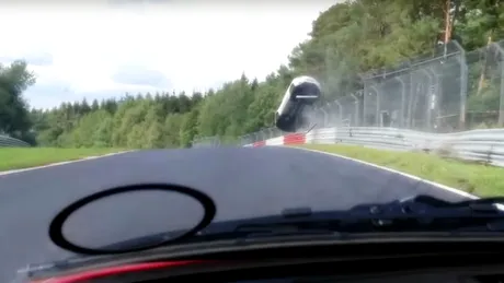 Curios cât de violent poate fi un accident pe Nürburgring? Îţi exemplifică acest Renault Mégane RS [VIDEO]