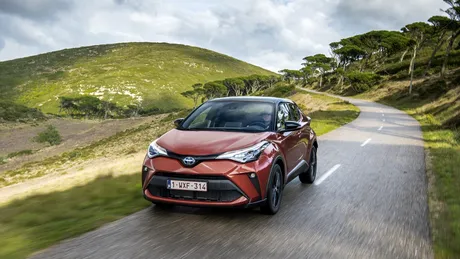 Noua generație Toyota C-HR va fi prezentată pe 26 iunie. Ce știm despre noul crossover