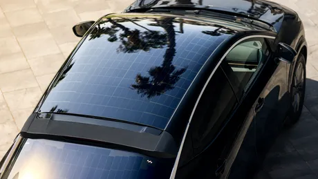 Nissan Ariya cu panouri solare integrate în caroserie. Câtă autonomie poate câștiga zilnic