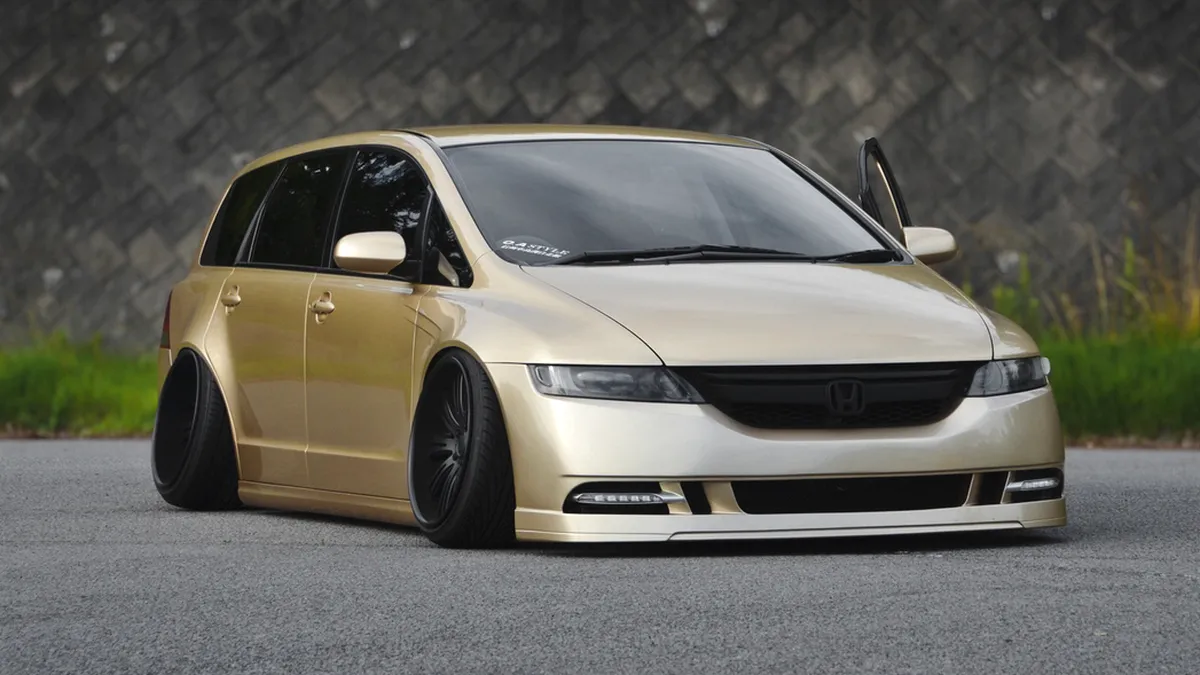 Tuning a la Japonia pentru Honda Odyssey