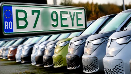 2026: Ești obligat să ai numere verzi la mașina electrică sau poți folosi numere negre obișnuite? Decizia Ministerului de Interne