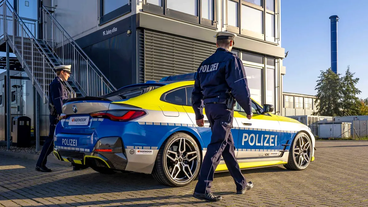 BMW i4 by AC Schnitzer este noua mașină a poliției din Germania