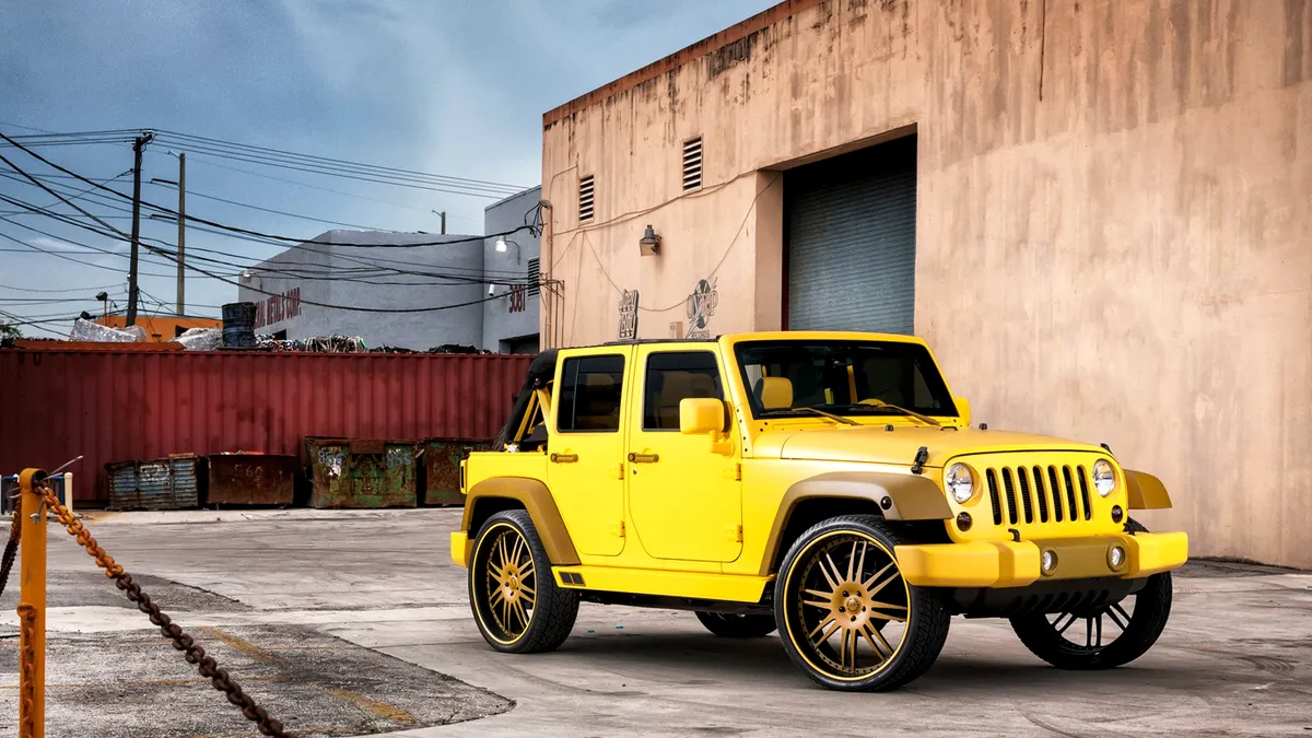 Oameni şi maşini: Jeep Wrangler, de la bestie off-road la vehicul funky