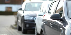 2026: Impozit auto de aproape 3.000 de lei pentru o mașină hibrid. În urmă cu doi ani plătea 120 de lei