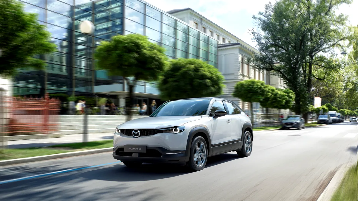 MX-30, primul model electric Mazda, disponibil pentru precomandă în România