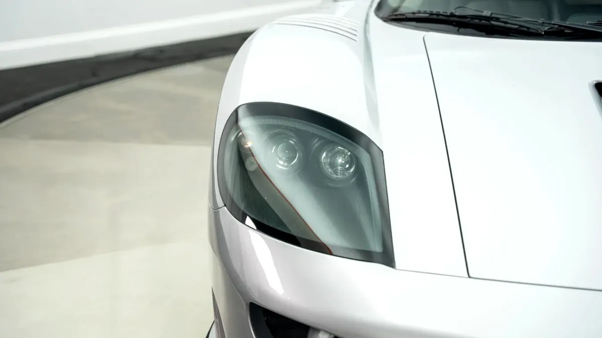 Supercarul care i-a aparținut lui Paul Walker se vinde cu aproape 1 milion de dolari. Are sub 2.000 de mile la bord