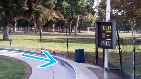 VIDEO: Maşinuţa de jucărie care depăşeşte 300 km/h