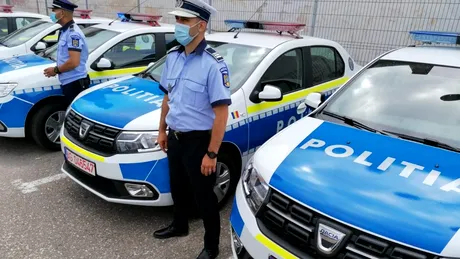 Care este motivul pentru care Poliția și-a vopsit mașinile în albastru-galben