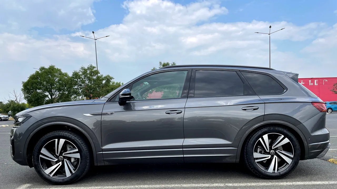 prezentare-volkswagen-touareg-rstyle-2022-promotor 3 