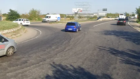 Sensul giratoriu 2025: Este legal să mergi înainte dacă te afli pe banda 2? Cine are prioritate în „rotundă”