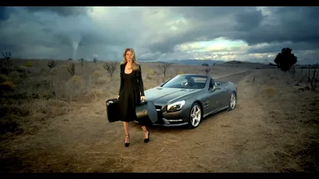VIDEO: Supermodelul Lara Stone în reclama la noul Mercedes-Benz  SL