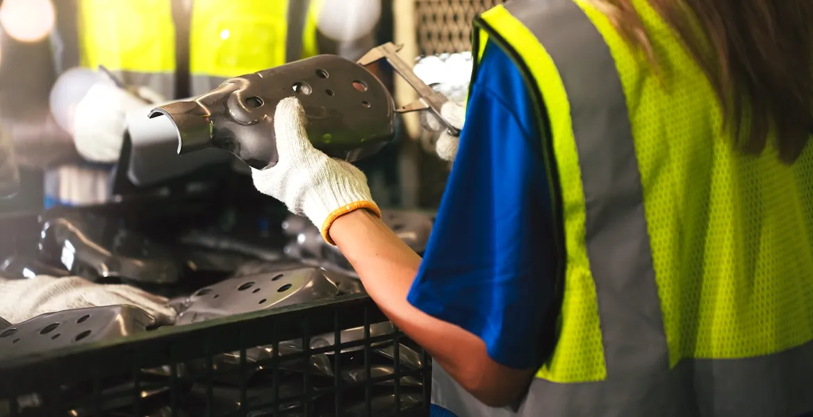 Mai multe companii din industria auto din România au anunţat concedieri