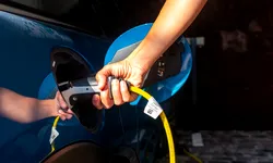 Vânzările de mașini electrice ar putea crește cu 30% la nivel global în 2025