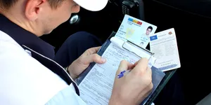 2026: Dacă schimbi buletinul, trebuie să schimbi și permisul de conducere? Situații în care amenda depășește 1.700 de lei