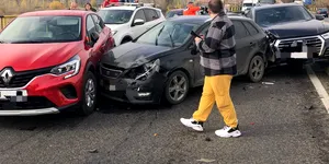 Accident în lanț 2025: De ce sunt obligați și șoferii nevinovați să plătească despăgubiri?