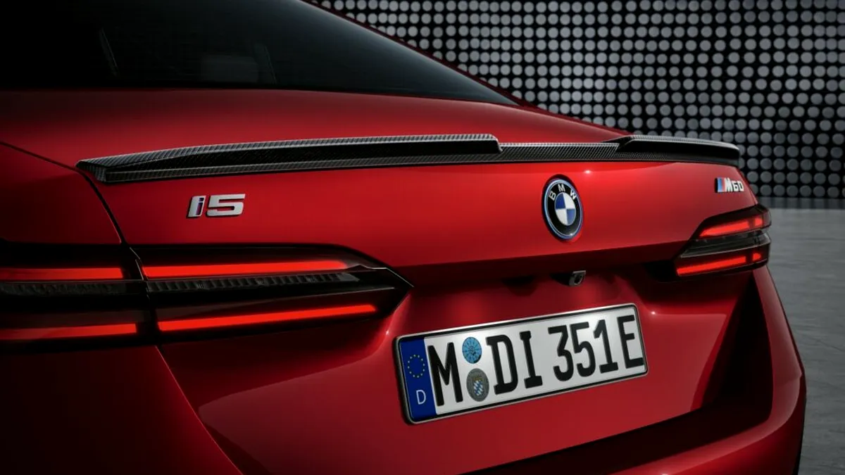 Noile BMW Seria 5 Sedan şi BMW i5 primesc accesorii M Performance