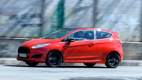 Test în România cu Ford Fiesta Red Edition, o maşinuţă roşie neagră în cerul gurii