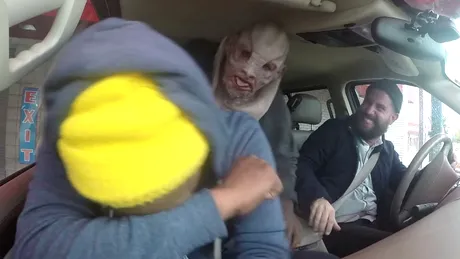 Ford sărbătoreşte Halloweenul mai devreme cu o farsă în spălătoria auto. VIDEO