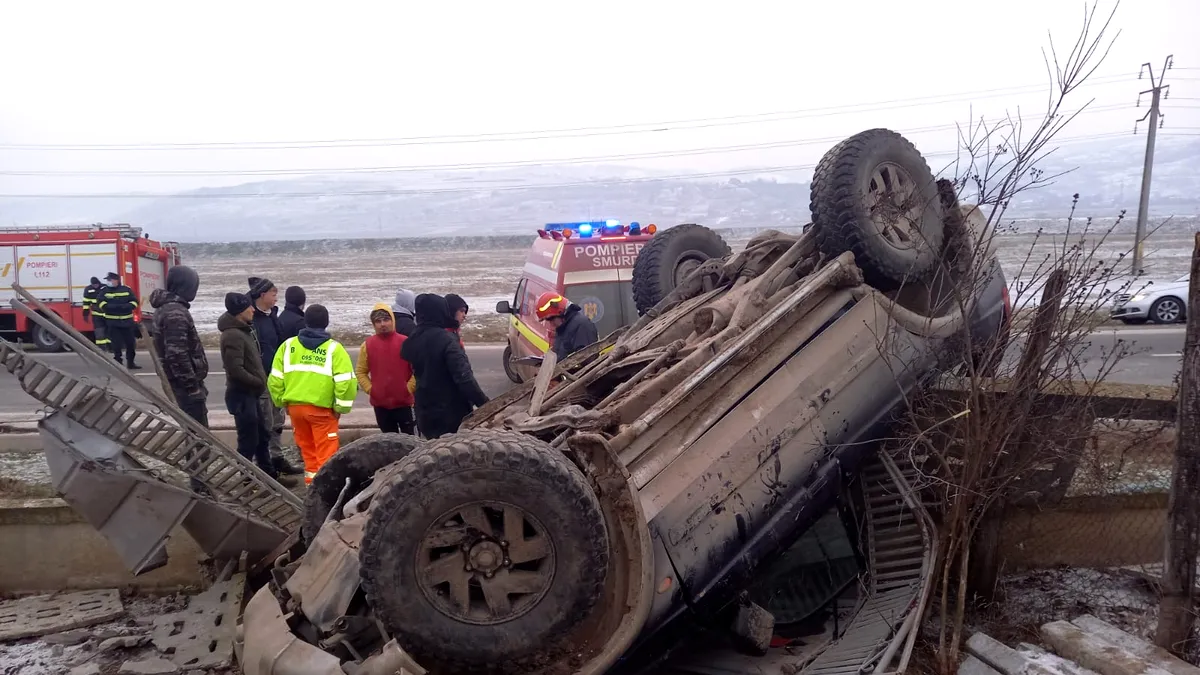 Accident grav în Vaslui după ce un SUV s-a răsturnat și s-a oprit într-un gard - VIDEO