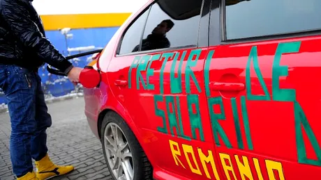 Un român, un bulgar şi un austriac au vrut să-şi facă plinul de benzină. Ce surpriză au avut când s-au uitat pe bonul fiscal
