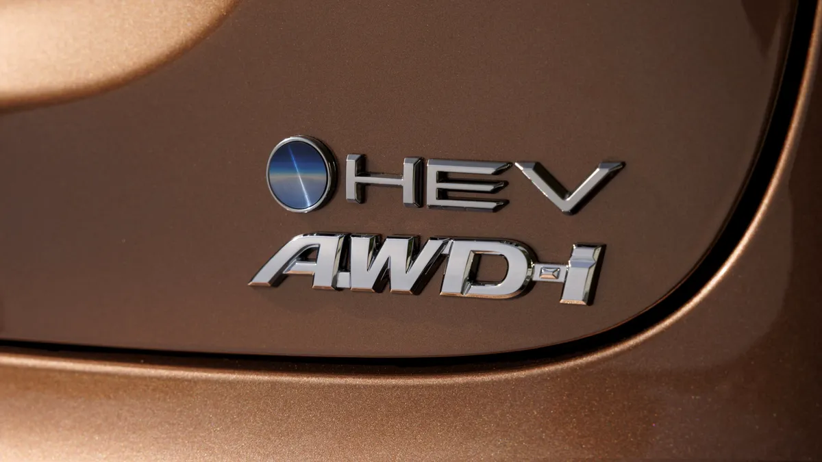 Cele mai ieftine hibride de pe piață în 2026. Pe ce loc se află Dacia?