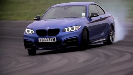 Chris Harris te învaţă să derapezi controlat folosindu-se de un BMW M 235i