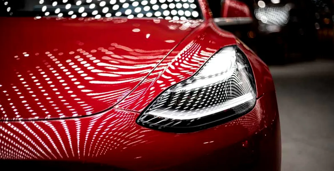 Tesla, cel mai valoros brand auto. Tocmai a atins cifre record