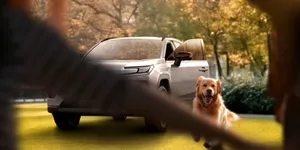 Toyota publică noi imagini teaser cu viitoarea generație RAV4