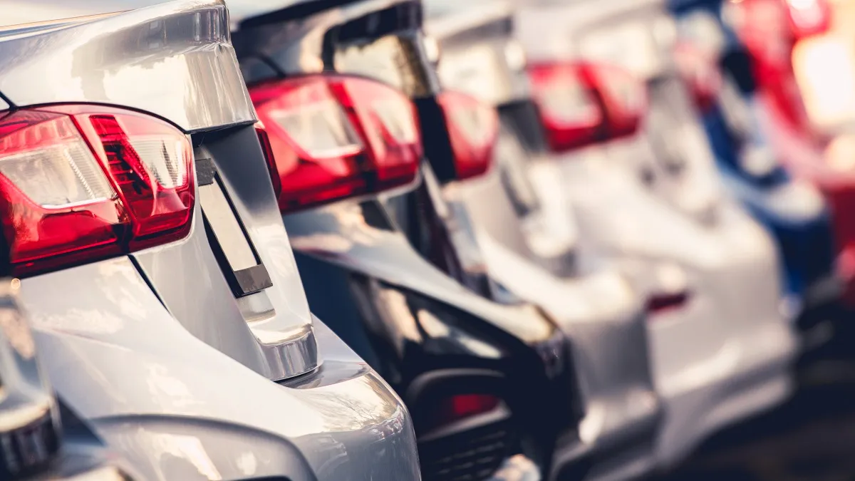 Analiză APIA: Înmatriculările de mașini noi au scăzut cu 50% în iunie 2025, comparativ cu anul trecut