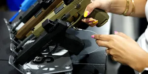 Ron Cohen, CEO SIG Sauer, gigantul producător de arme de foc: Dorim să dezvoltăm divizia europeană a companiei în România. Un avantaj este prezența unei industrii auto dezvoltate