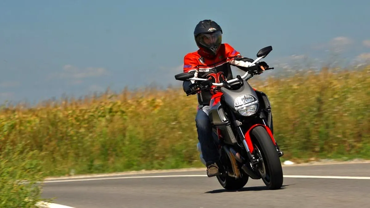 Am testat noul Ducati Diavel