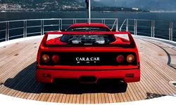 Opulență de proporții la Monaco. Un Ferrari F40 a fost expus pe un iaht pe parcursul weekendului de Formula 1 – VIDEO
